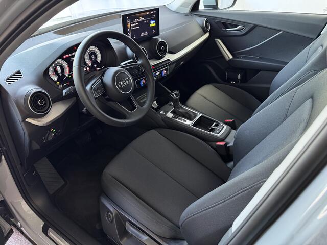 Audi Q2 ?2025?35 TFSI ?FACELIFT? S EDITION 150PK VIR.COCKPIT ELEK.KLEP TOUCHSCREEN CARPLAY NAVI CAMERA MATRIX LED STOELVERW. PDC KEYLESS 2025 "Audi rijden begint bij Topautos.nl - 20 Audi topmodellen direct op voorraad!"