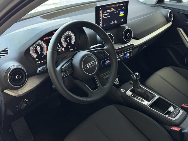 Audi Q2 ?2025?35 TFSI ?FACELIFT? S EDITION 150PK VIR.COCKPIT ELEK.KLEP TOUCHSCREEN CARPLAY NAVI CAMERA MATRIX LED STOELVERW. PDC KEYLESS 2025 "Audi rijden begint bij Topautos.nl - 20 Audi topmodellen direct op voorraad!"