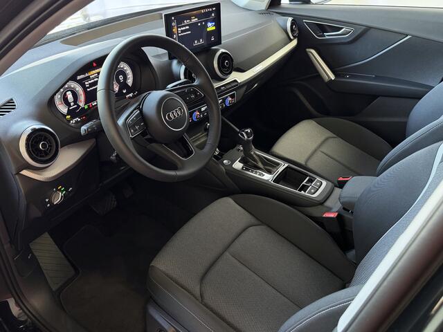 Audi Q2 35 TFSI 1.5 ? FACELIFT ? S-LINE 150PK VIR.COCKPIT ELEK.KLEP TOUCHSCREEN CARPLAY NAVI CAMERA MATRIX LED STOELVERW. PDC KEYLESS 2025 "Audi rijden begint bij Topautos.nl - 20 Audi topmodellen direct op voorraad!"