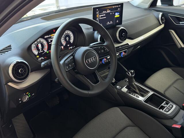 Audi Q2 35 TFSI 1.5 ? FACELIFT ? S-LINE 150PK VIR.COCKPIT ELEK.KLEP TOUCHSCREEN CARPLAY NAVI CAMERA MATRIX LED STOELVERW. PDC KEYLESS 2025 "Audi rijden begint bij Topautos.nl - 20 Audi topmodellen direct op voorraad!"