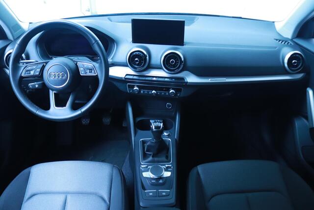 Audi Q2 30 TFSI Business Edition Stoelverwarming/Trekhaak/Navi