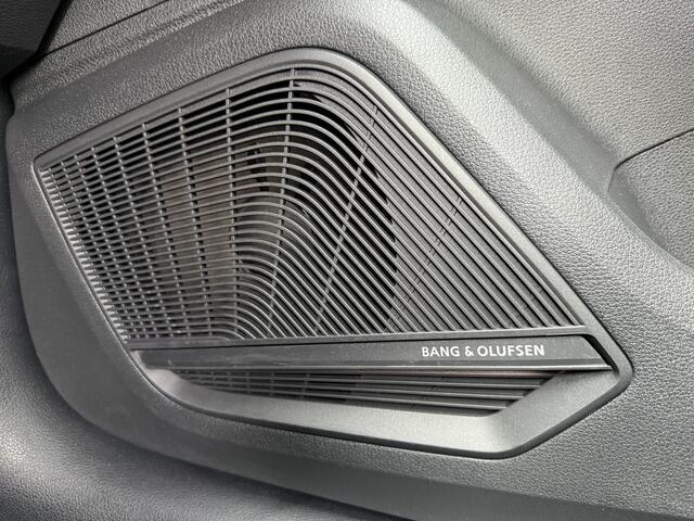 Audi Q2 40 TFSI Quattro S-LINE Pano/B&O/Camera/Apple