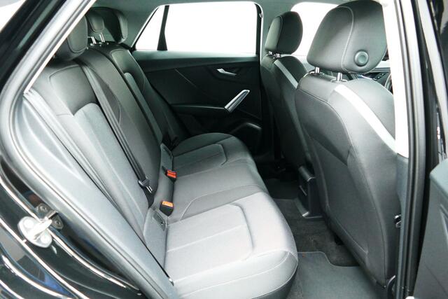 Audi Q2 35 150pk TFSI CoD Sport Edition. Carplay/Android Navi, Clima, Cruise, StoelVerw, Haak 1500kg
