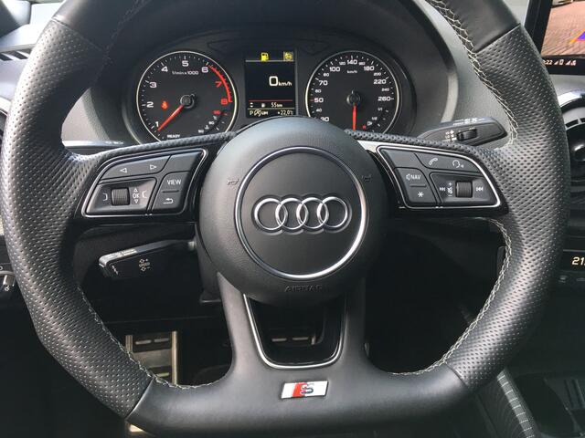 Audi Q2 35 TFSI S-line Black Edition