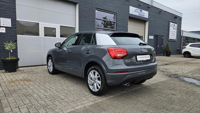 Audi Q2 30 TFSI Sport | NANOGRIJS + OPTIEK ZWART | 1e EIGENAAR | DEALER ONDERHOUDEN