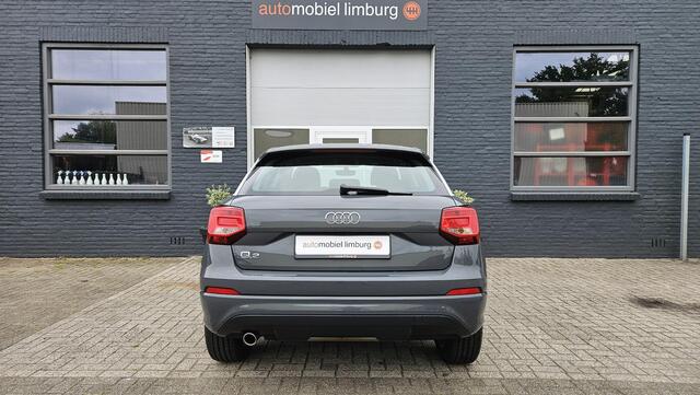 Audi Q2 30 TFSI Sport | NANOGRIJS + OPTIEK ZWART | 1e EIGENAAR | DEALER ONDERHOUDEN