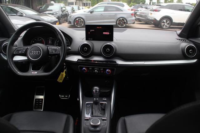 Audi Q2 35 TFSI CoD Sport S line Edition / Navigatie / Parkeerhulp V+A / Sportstoelen / 17'' / LED / Half leder / Cruise Control