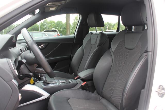 Audi Q2 35 TFSI CoD Sport S line Edition / Navigatie / Parkeerhulp V+A / Sportstoelen / 17'' / LED / Half leder / Cruise Control