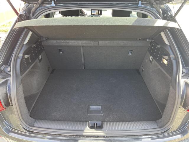 Audi Q2 35 TFSI Advanced Edition 17"/Camera/Adaptieve cruise/PDC v+a/Stoelverwarming/Apple Carplay & Android Auto