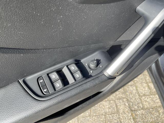 Audi Q2 35 TFSI Advanced Edition 17"/Camera/Adaptieve cruise/PDC v+a/Stoelverwarming/Apple Carplay & Android Auto