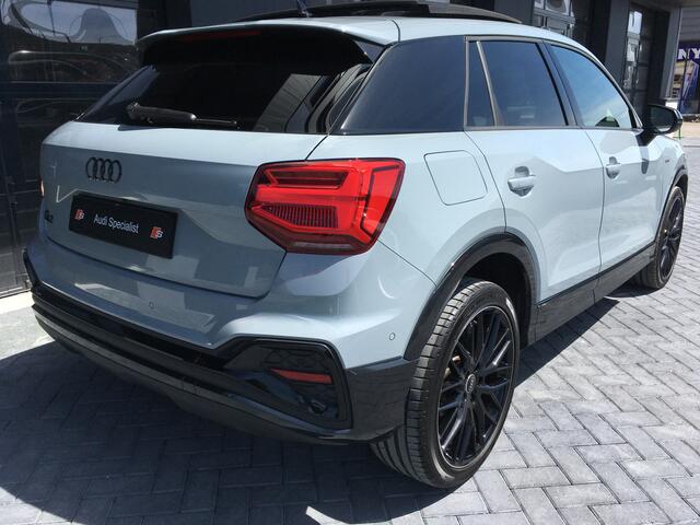 Audi Q2 35 TFSI S-line Black Matrix sfeer Pano