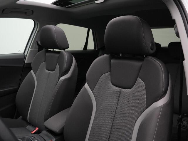 Audi Q2 1.4 TFSI 150 pk S-tronic CoD Ambition / S-Line | Panoramadak | Trekhaak | Navigatie | Stoelverwarming | Parkeersensoren voor/achter