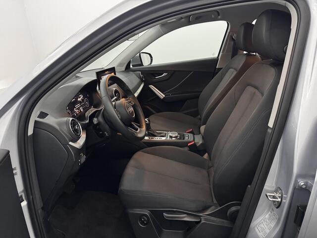 Audi Q2 35 TFSI S Edition Camera, Navi, Keyless start, Virtual desk, Elektrische achterklep, Cruise control adaptief, Stoelverwarming
