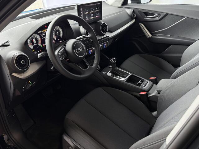 Audi Q2 35 TFSI 1.5 ?NIEUW MODEL? S EDITION 150PK VIR.COCKPIT ELEK.KLEP TOUCHSCREEN CARPLAY NAVI CAMERA MATRIX LED STOELVERW. PDC KEYLESS 11/2024 "Audi rijden begint bij Topautos.nl - 20 Audi topmodellen direct op voorraad!"