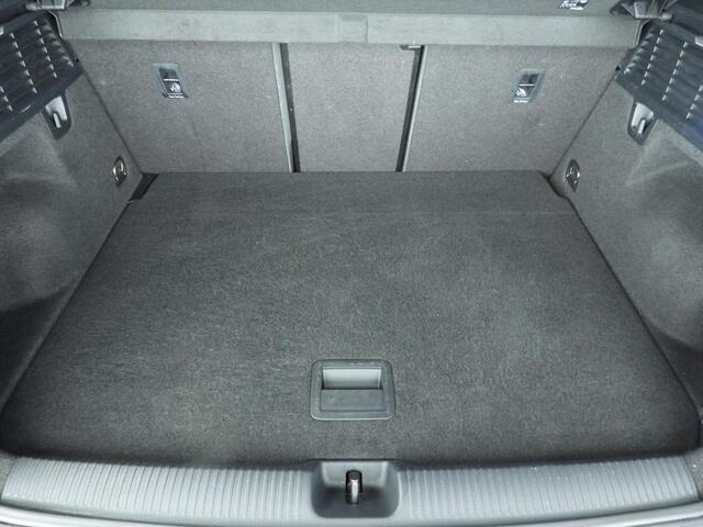 Audi Q2 35 TFSI CoD S-Tronic S-line | Trekhaak | Stoelverwarming | Parkeersens. | MMI Navi | 18"