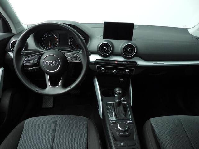 Audi Q2 35 TFSI CoD S-Tronic S-line | Trekhaak | Stoelverwarming | Parkeersens. | MMI Navi | 18"