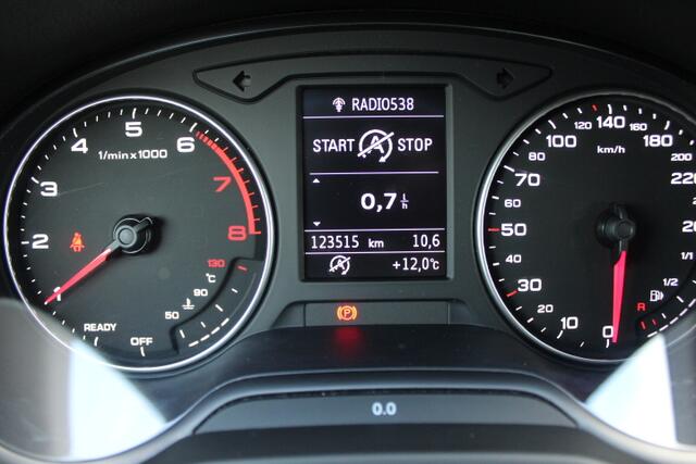 Audi Q2 30 TFSI Sport Camera, Cruise, Cimatecontrol, Parkeerassistent, Bluetooth