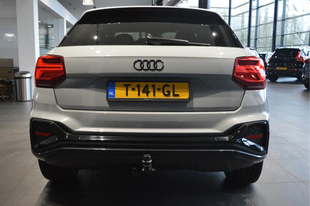 Audi Q2 35 TFSI 3X S-LINE navi clima keyless led pdc trekhaak !!