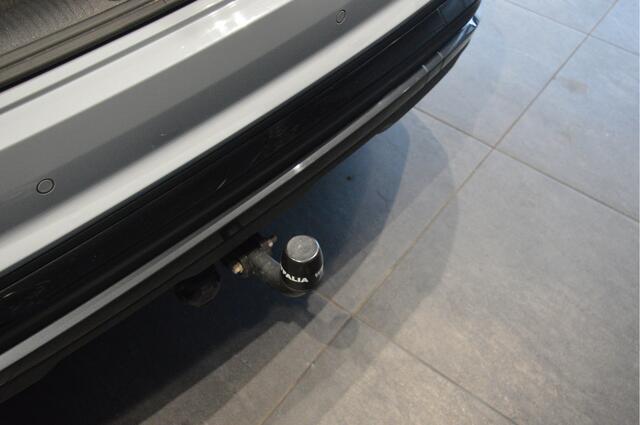 Audi Q2 35 TFSI 3X S-LINE navi clima keyless led pdc trekhaak !!