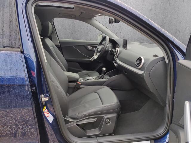 Audi Q2 35 TFSI S-line Black Sonos Pano