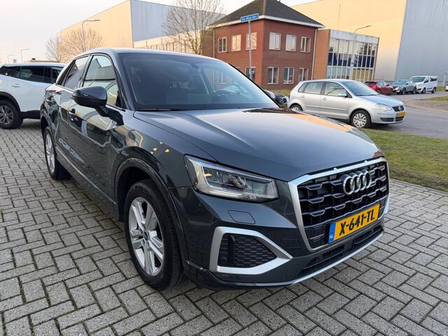 Audi Q2 35 TFSI S Edition Camera | App connect