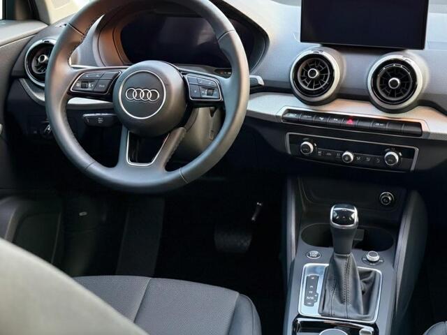 Audi Q2 Advanced edition 35 TFSI 150 pk | Assistentiepakket parking | Audi sound system | Glazen panoramadak | Optiek pakket zwart |