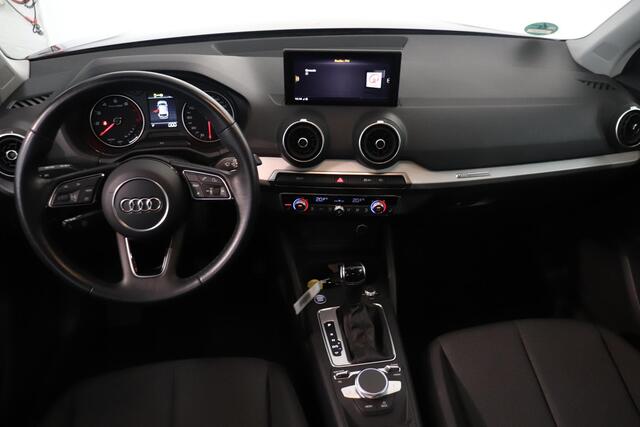 Audi Q2 35 TFSI S Edition | Parkeersensoren | Trekhaak | Stoelverwarming | Matrix LED | Elektr achterklep | Navigatie |
