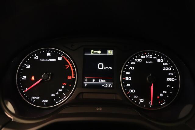 Audi Q2 35 TFSI S Edition | Parkeersensoren | Trekhaak | Stoelverwarming | Matrix LED | Elektr achterklep | Navigatie |