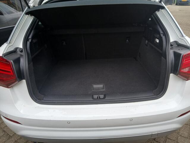 Audi Q2 1.0 TFSI / camera / trekhaak