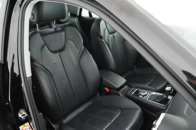 Audi Q2 35 TFSI 150pk S-Line Trekhaak Camera Leder Keyless Stoelverwarming Virtual Cockpit Navigatie