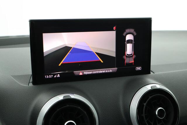 Audi Q2 35 TFSI 150pk S-Line Trekhaak Camera Leder Keyless Stoelverwarming Virtual Cockpit Navigatie