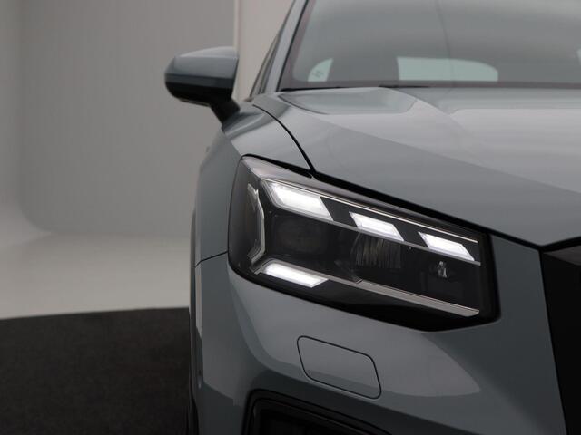 Audi Q2 S edition 35 TFSI| 150 PK | Privacy glas | Electrische achterklep | Stoelverwarming | Zwart Optiek | 17 inch