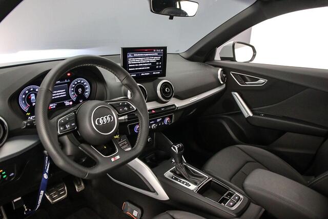 Audi Q2 35 TFSI S Edition | Pano | Optiek zwart | Achteruitrijcamera | Matrix | Carplay | 18 inch |
