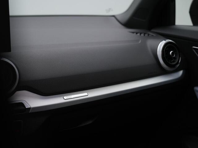 Audi Q2 35 TFSI 150 pk S-tronic S Edition / S-Line | Panoramadak | Matrix LED | Stoelverwarming | Navigatie | Parkeersensoren achter