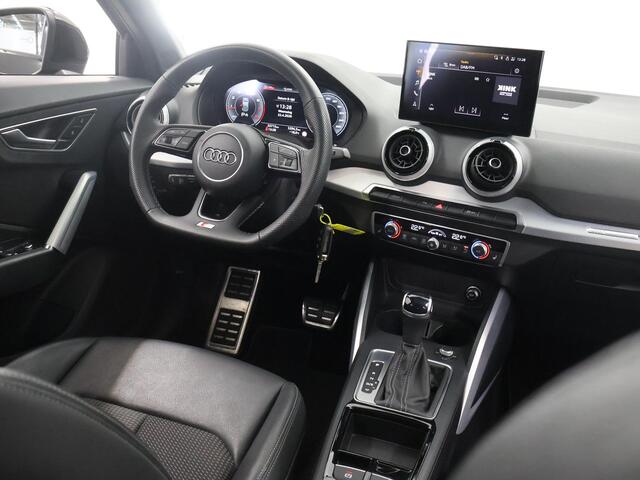 Audi Q2 35 TFSI S Edition | 2x S-Line | Panoramadak | Black-Pack | Virtual Cockpit | Navigatie | Stoelverwarming | Adaptieve Cruise Control | Matrix LED |
