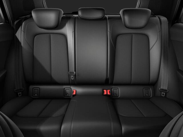 Audi Q2 35 TFSI S Edition 150 PK · Assist. pakket parking · Privacy glas · Stoelverwarming voorin