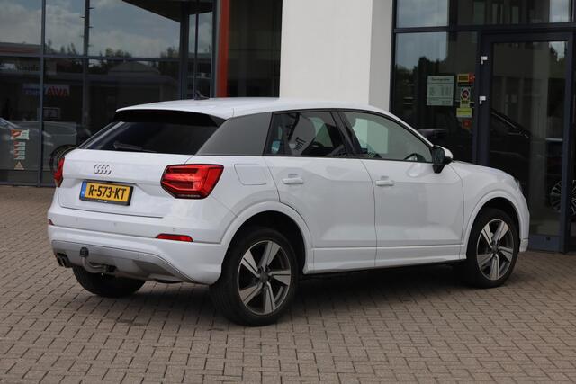 Audi Q2 35 TFSI CoD Sport Edition #2 Achteruitrijcamera, dimmende spiege,l spiegels inklapbaar, cruise control, ACC, dodehoek sensor, keyless, elektrische achterklep, stoelverwarming en pdc voor en achter