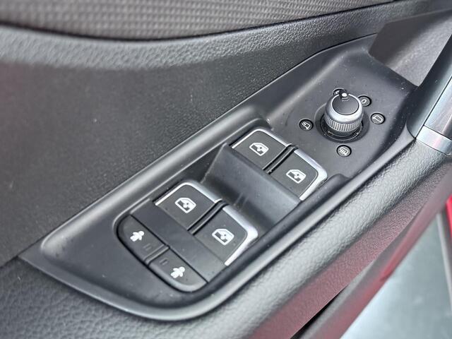 Audi Q2 35 TFSI S Edition | 150 PK | Automaat | Trekhaak | Panoramadak | S line | Adaptive cruise control |