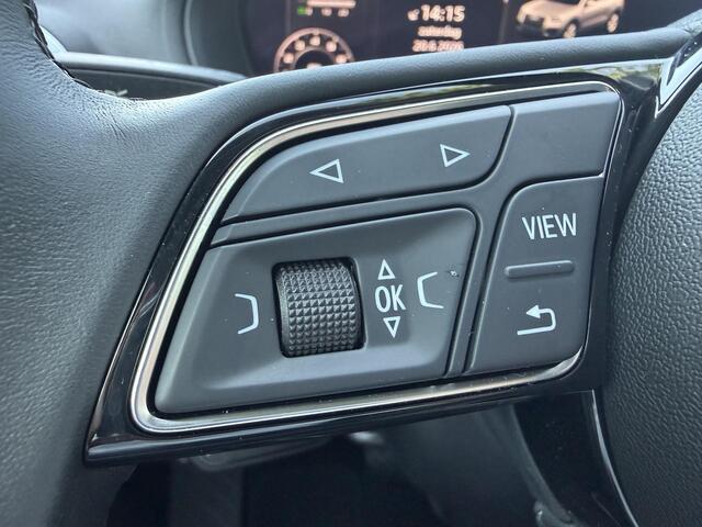 Audi Q2 35 TFSI Advanced edition / 1e Eigenaar / Trekhaak / Camera / Sensoren / Carplay / Android Auto /