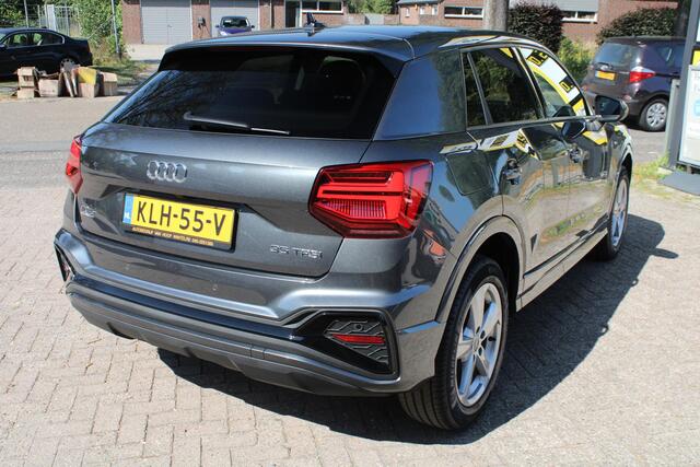 Audi Q2 35 TFSI S V-Cockpit, Carplay, CC, Stoelverwarming, Leder, Camera, Parksens. V en A, Elektr. klep, 17" LMV
