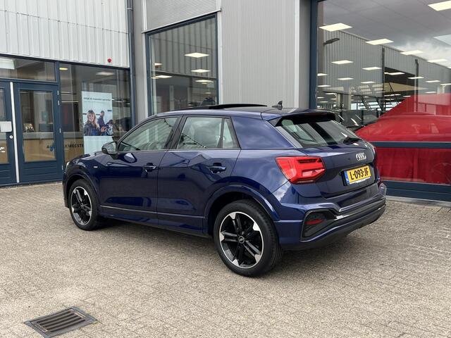 Audi Q2 35 TFSI S Edition S-line binnen-buiten / panoramadak / parkeerpakket
