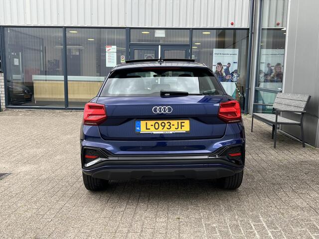 Audi Q2 35 TFSI S Edition S-line binnen-buiten / panoramadak / parkeerpakket