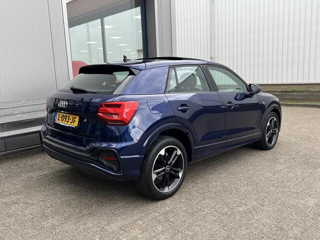 Audi Q2 35 TFSI S Edition S-line binnen-buiten / panoramadak / parkeerpakket