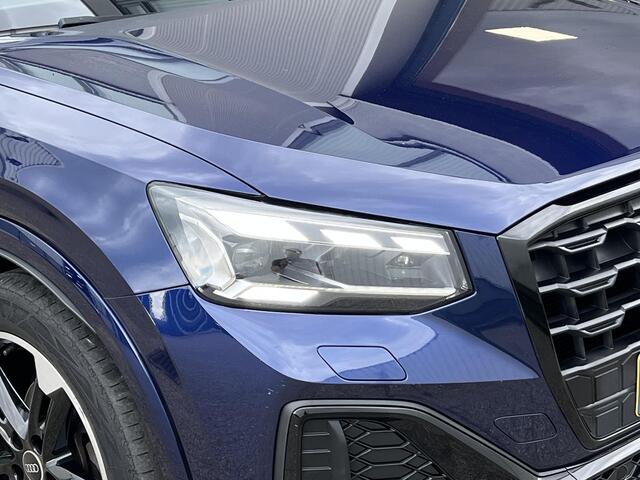 Audi Q2 35 TFSI S Edition S-line binnen-buiten / panoramadak / parkeerpakket