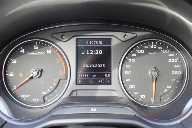 Audi Q2 30 TFSI S-line Sport Panorama dak | All season banden | Navigatiesysteem