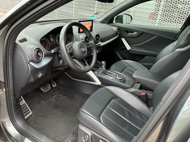 Audi Q2 35 TFSI CoD Sport S line Edition / S-Line Exterieur + S-Line Leder Interieur / Panoramadak / Achteruitrijcamera / Stoelverwarming / Keyless Entry /