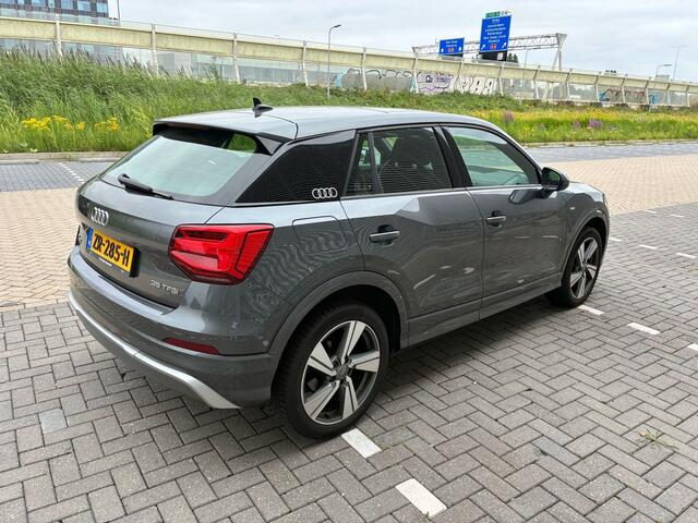 Audi Q2 35 TFSI CoD Sport S line Edition / S-Line Exterieur + S-Line Leder Interieur / Panoramadak / Achteruitrijcamera / Stoelverwarming / Keyless Entry /