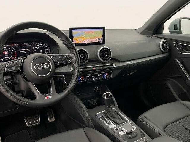 Audi Q2 35 TFSI S Edition 150pk | Virtuel Cockpit | Navigatiesysteem full map | Cruise control adaptief | Apple Carplay/Android Auto | S-line interieur lederen/stof bekleding | Matrix LED koplampen |