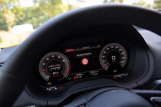 Audi Q2 35 TFSI S Edition S-Line , Pano, Adap. cruise, Virt. Cockpit, Camera