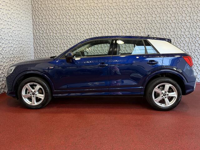 Audi Q2 35 TFSI 1.5 S-LINE 150PK PANO SCHUIFDAK VIR.COCKPIT ELEK.KLEP TOUCHSCREEN CARPLAY NAVI CAMERA MATRIX LED STOELVERW. PDC KEYLESS 2026 S-EDITION